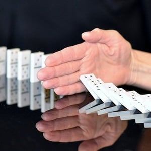 Domino stop Domino stop
